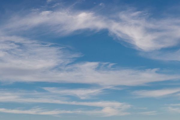 Jones, Adam 아티스트의 Cumulus clouds in blue sky작품입니다.